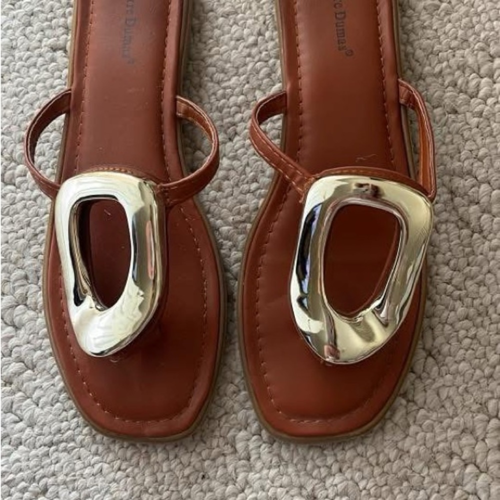 ❗️SOLD❗️ Pierre Dumas Tan Sandals with Silver Detail